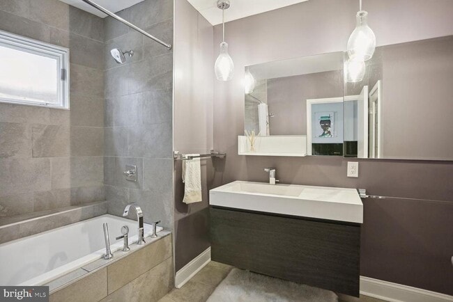 Building Photo - 1700 Kalorama Rd NW