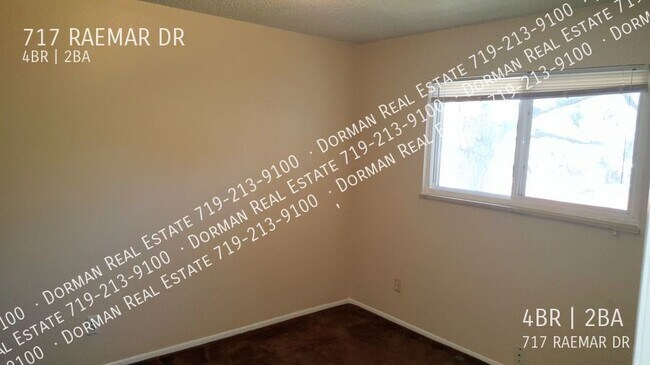 Building Photo - 717 Raemar Dr