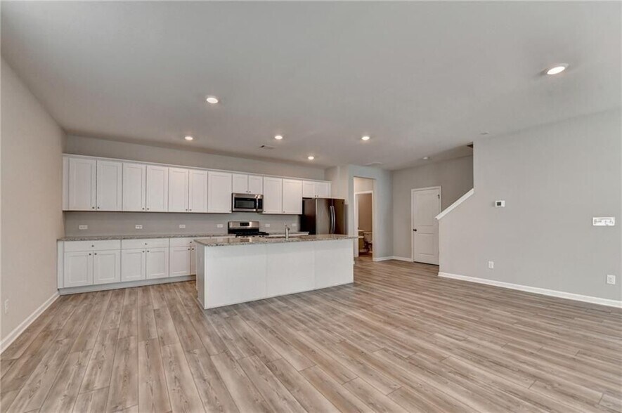 Building Photo - 4335 Magpie Dr