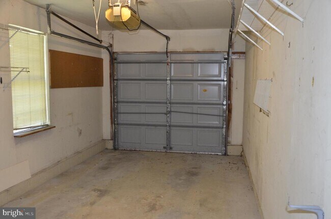 Building Photo - 818 Roundtree Pl