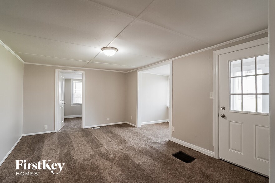 Building Photo - 113 N Metropolitan Ave