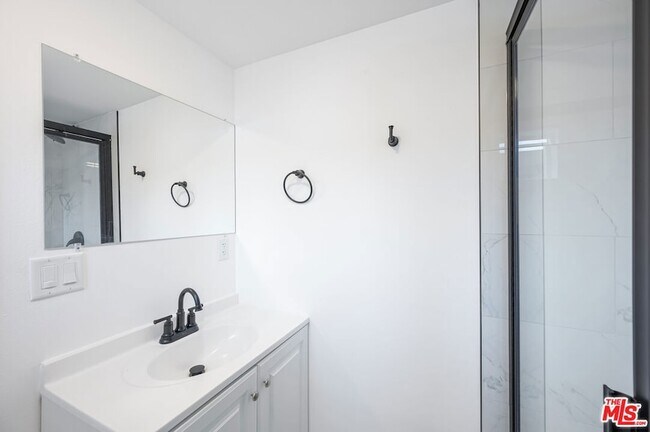 Building Photo - 7306 Independence Ave