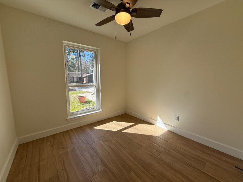 Building Photo - 1 Redberry Ct