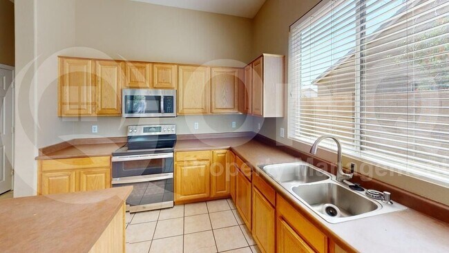 Building Photo - 770 W Cherrywood Dr