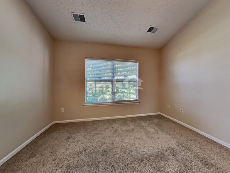 Building Photo - 103 Eagle Ridge Rd