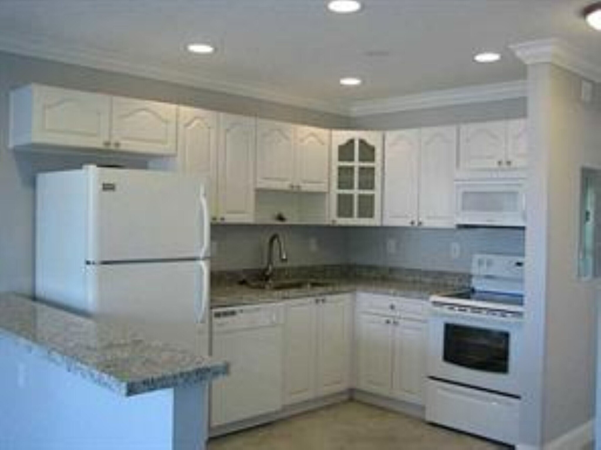 Building Photo - 2841 NE 32nd St