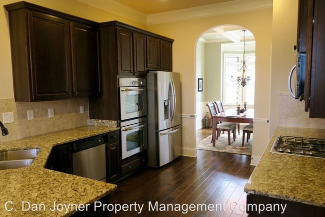 Building Photo - 119 Versilia Ln