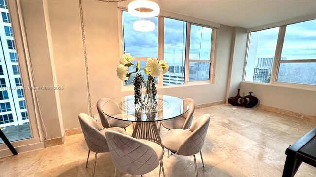 Building Photo - 3505 S Ocean Dr