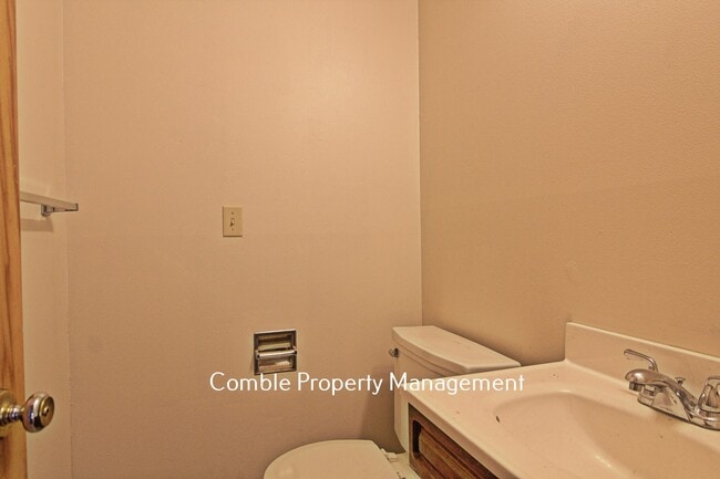 Building Photo - 426 164th Ave NE