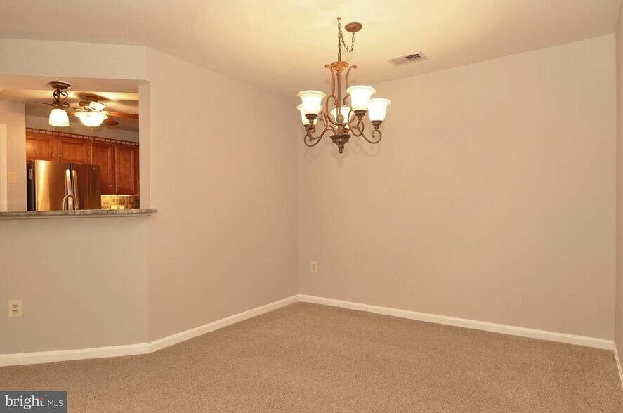 Building Photo - 13103 Millhaven Pl