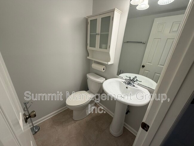 Building Photo - 1528 St Dunstans Rd