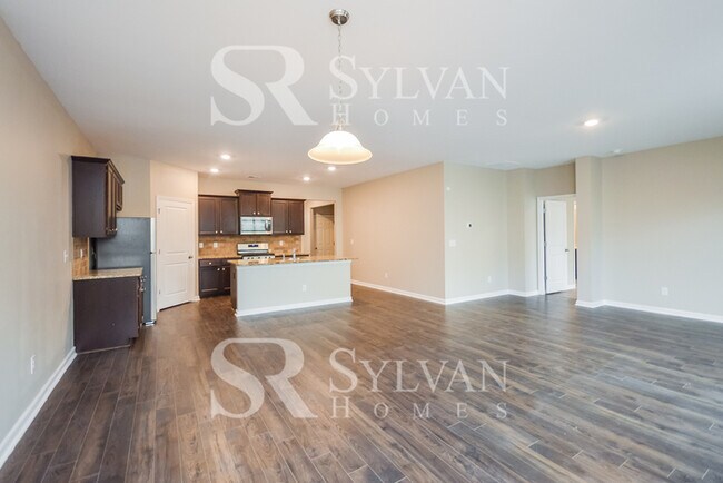 Building Photo - Don't miss out on this lovely 4BR 2BA home