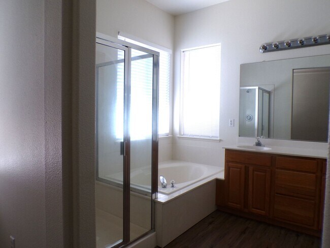 Building Photo - 3308 Chandon Dr