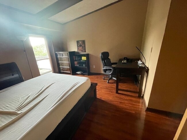 Building Photo - 44 Broadlawn Dr