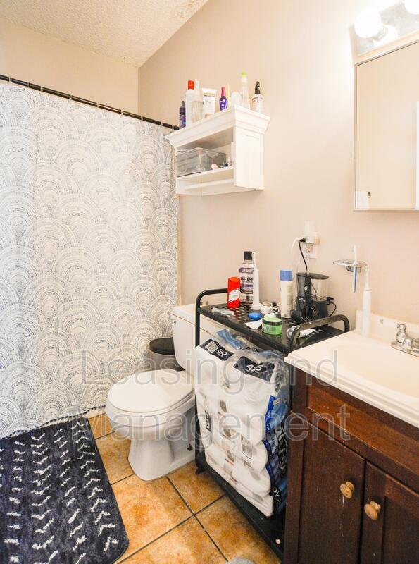 Building Photo - 146 Line St