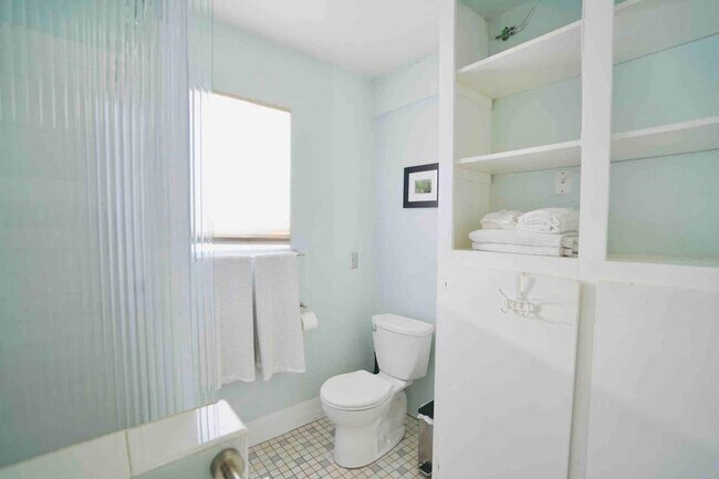 Building Photo - 3270 Cedar St