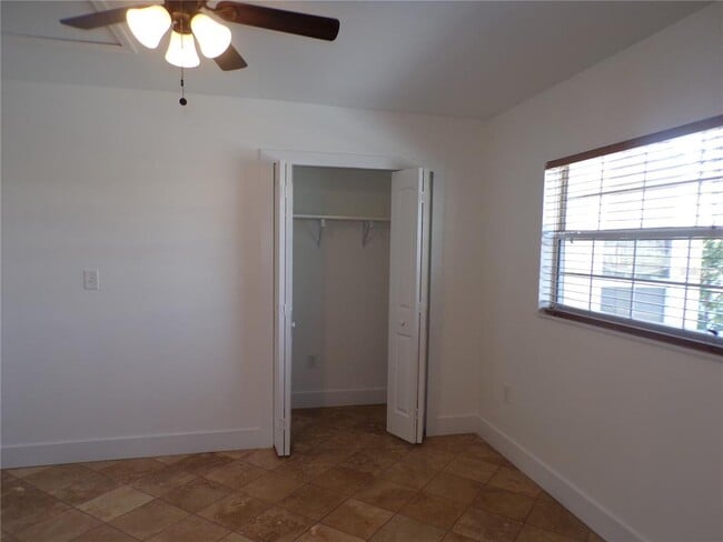 Building Photo - 179 Maria Ct