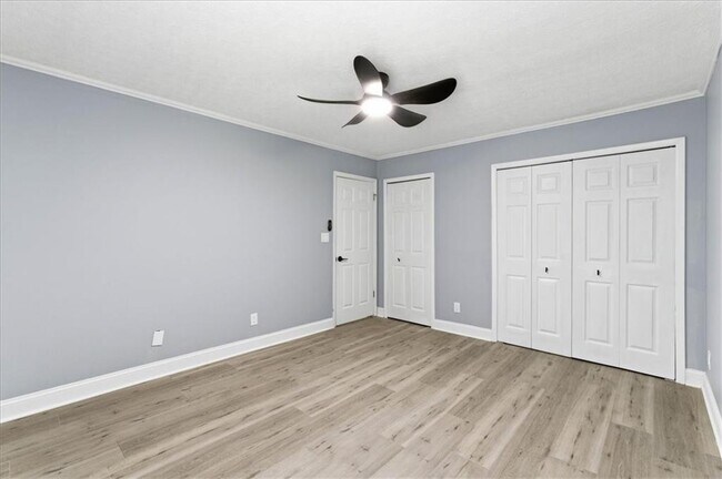 Building Photo - 2696 Greentree Dr SE