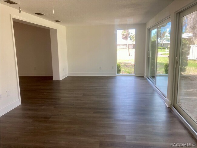 Building Photo - 11499 W Bayshore Dr