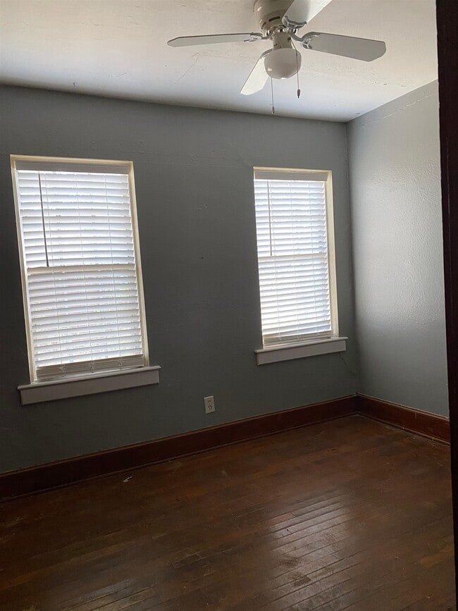 Building Photo - 1125 Alachua Ave