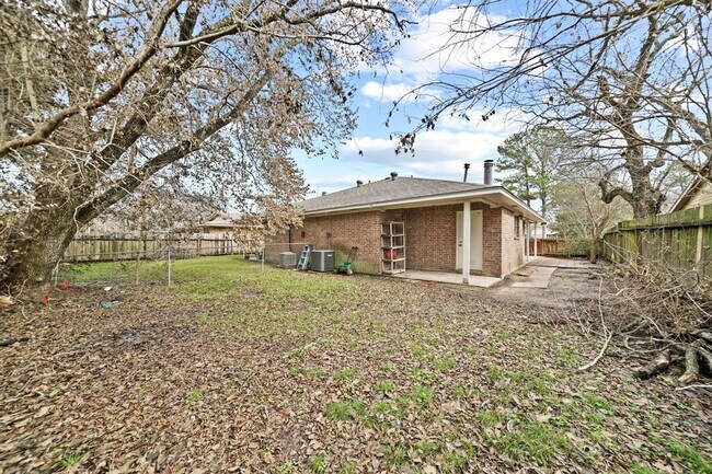 Building Photo - 2118 N Austin Ave