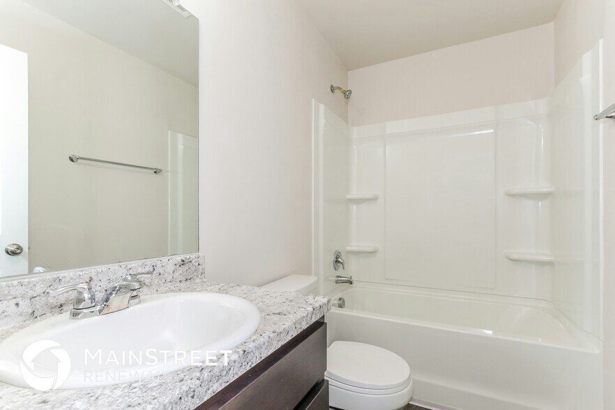 Building Photo - 590 Woodland Crst Rd