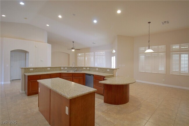 Building Photo - 8337 Christinas Cove Ave