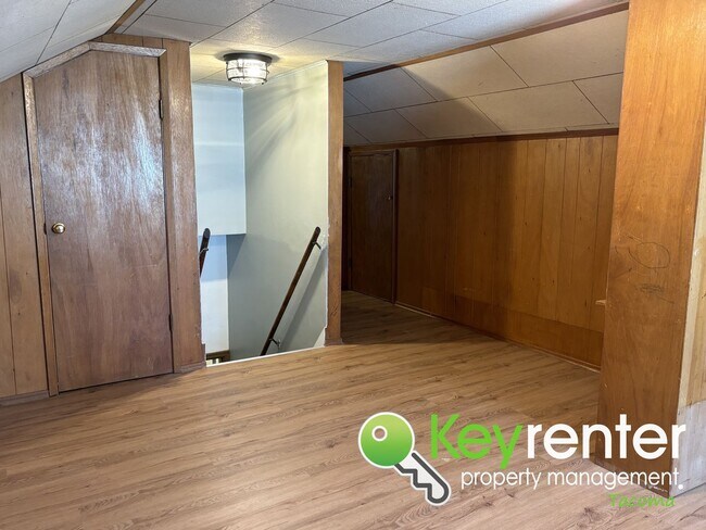 Building Photo - Gorgeous 3Bed/2Bath In the Heart of Tacoma!