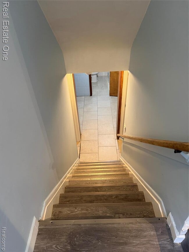 Building Photo - 6421 Oakman Blvd