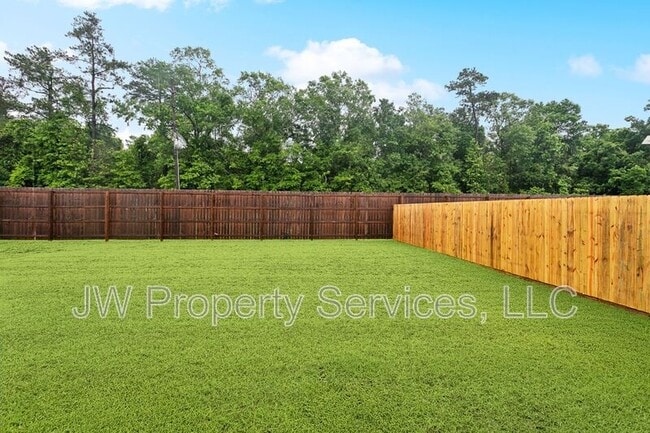 Building Photo - 40341 Cara Mae St
