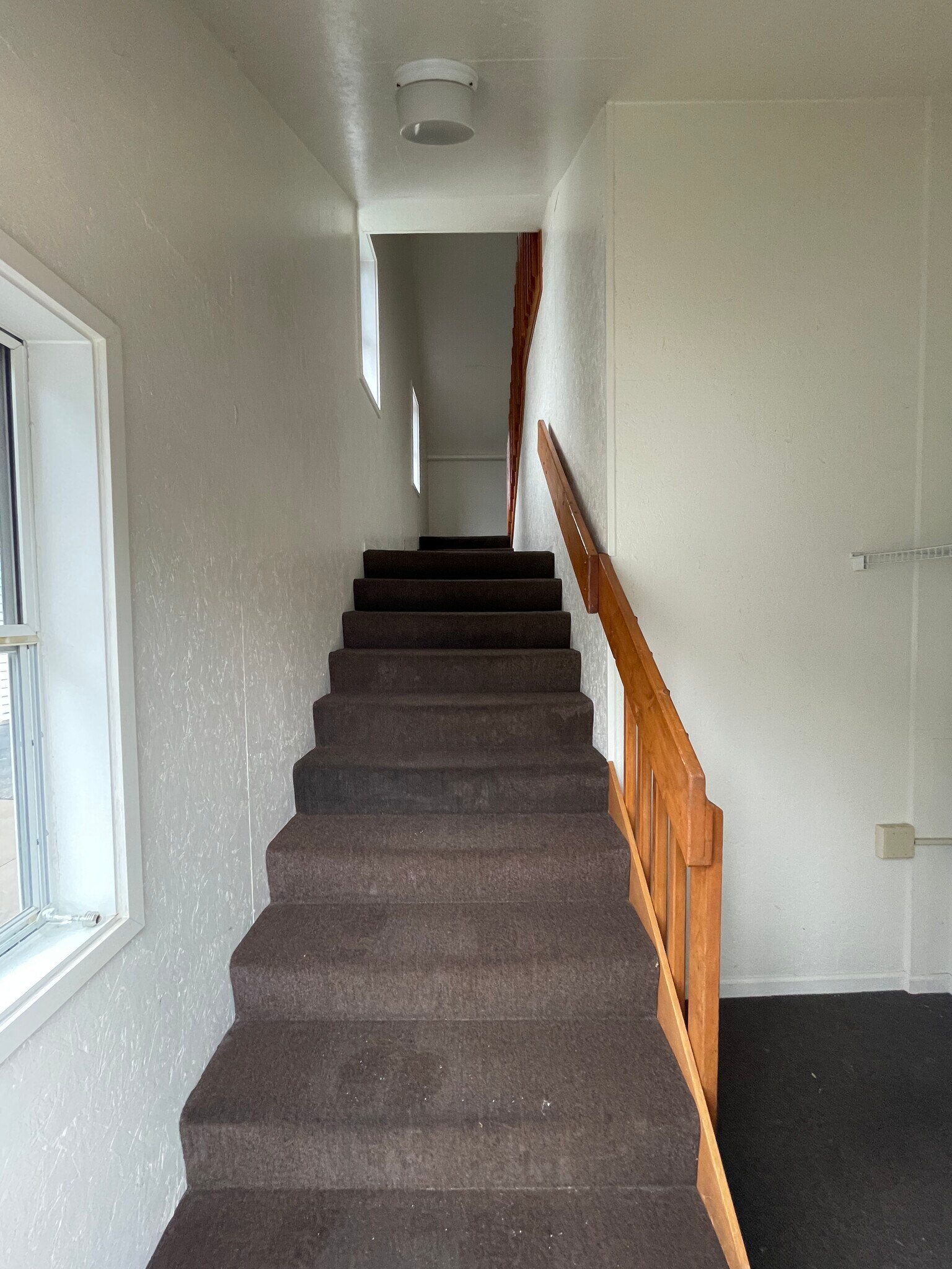 Building Photo - 521 N Badger Ave