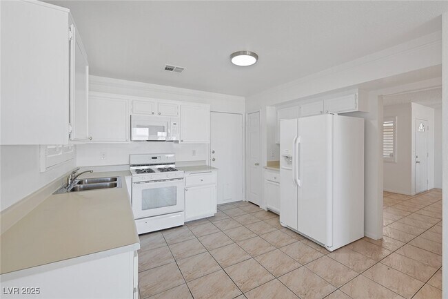 Building Photo - 1701 Duarte Dr