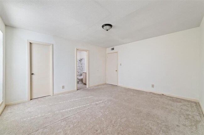 Building Photo - 6201 Ranchester Dr