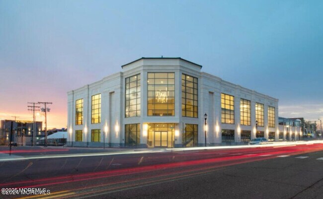 Building Photo - 70 Avery Ave