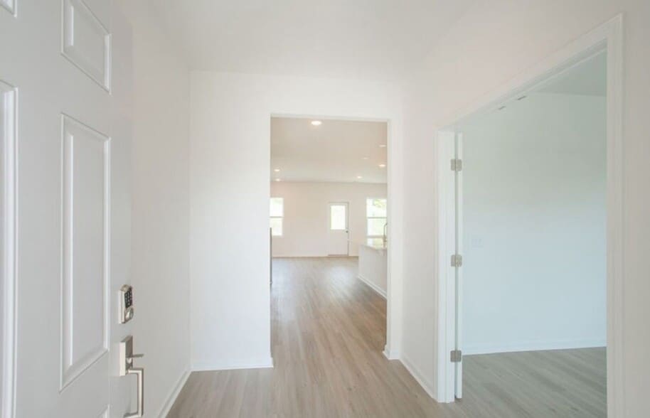 Building Photo - 448 Jet Strm Dr
