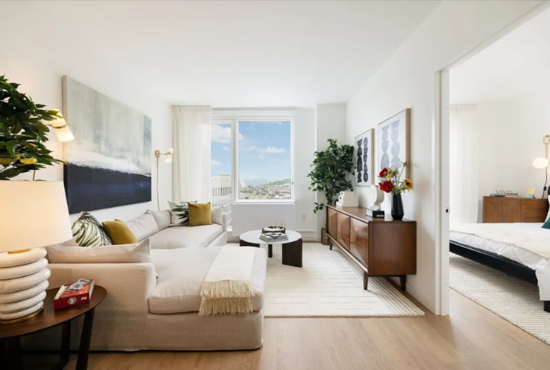 Building Photo - 405 W 206th St