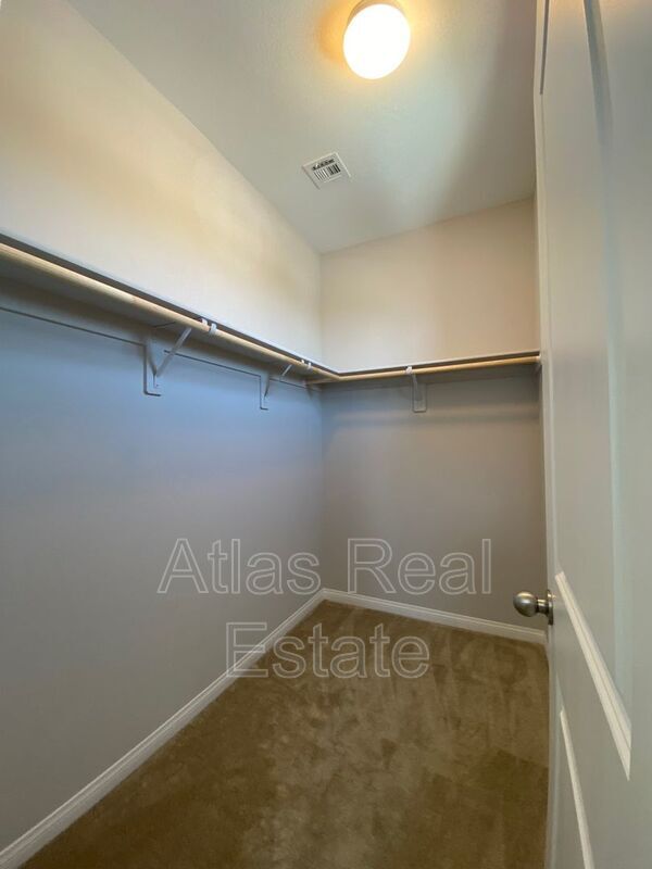 Building Photo - 10455 Skye Knoll Ave