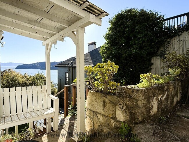 Building Photo - 132 Bella Vista Ave