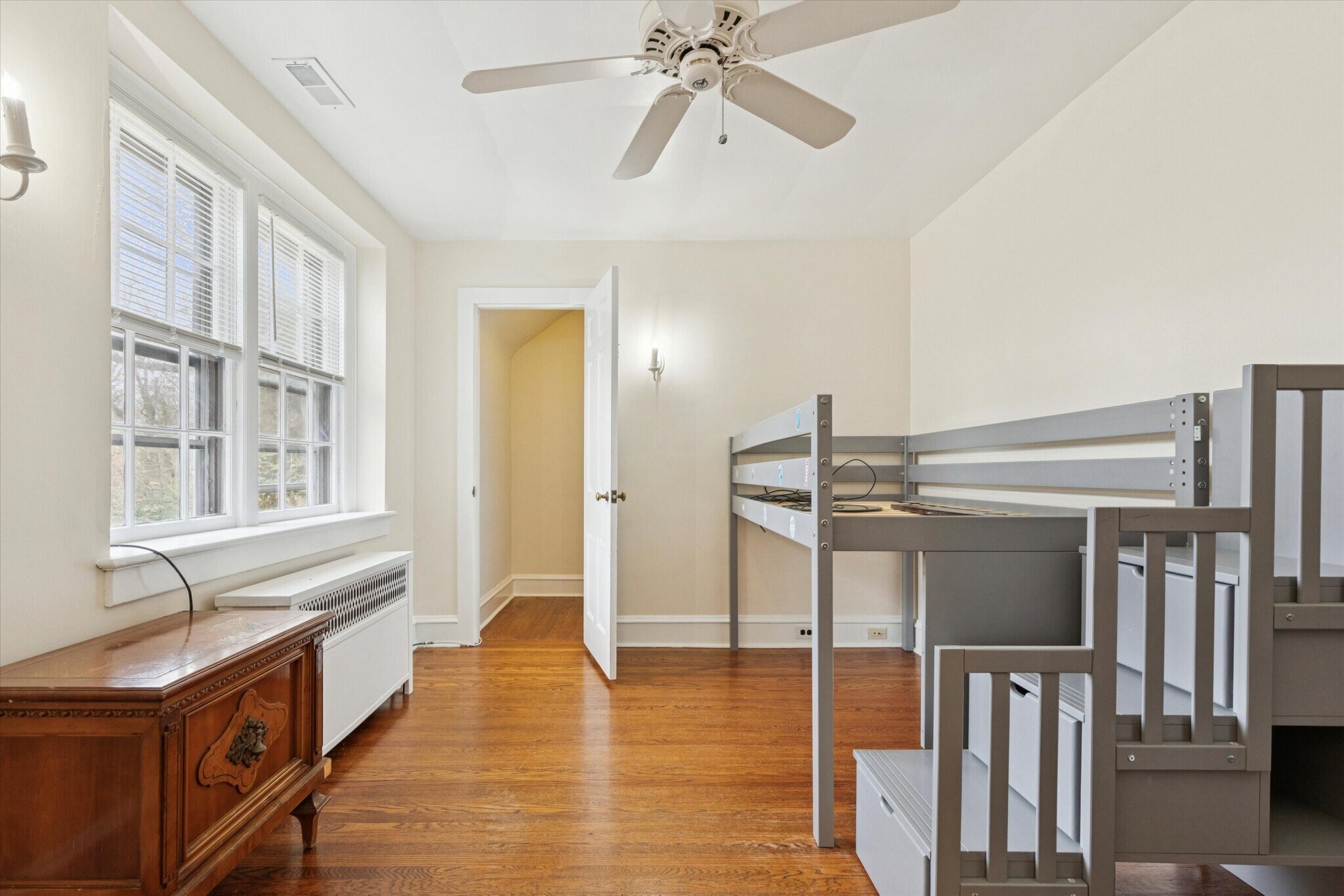 Building Photo - 134 Yew Rd