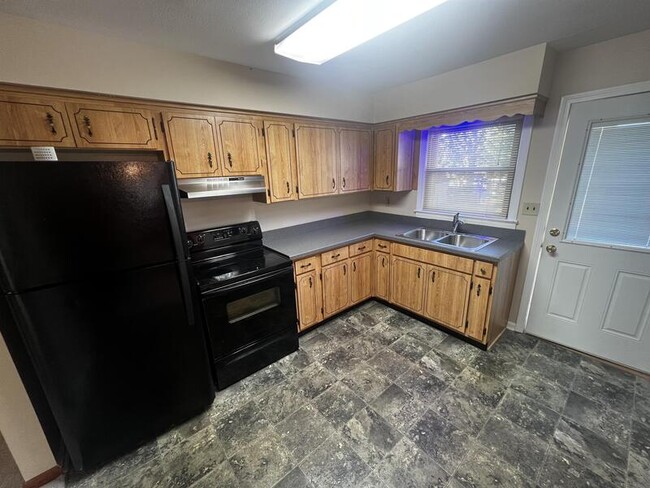 Building Photo - 6005 Applegate Ln