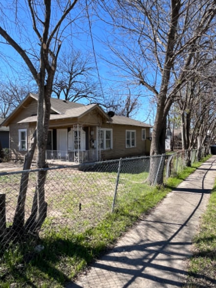 Building Photo - 803 Piedmont Ave