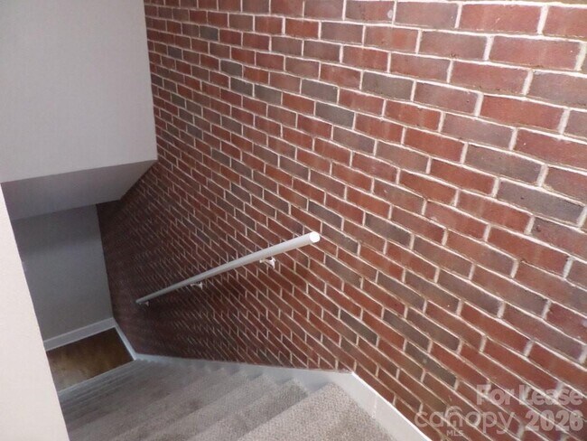 Building Photo - 4335 Hathaway St