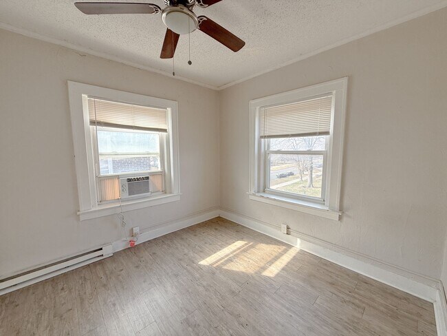 Building Photo - $850 Lofts In Kansas City!