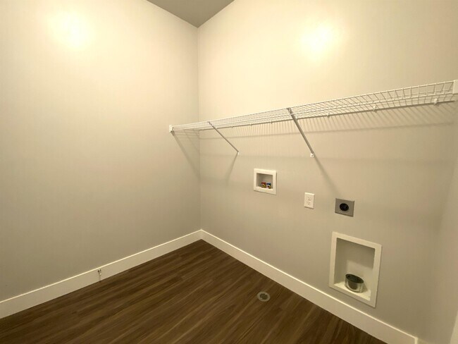 Building Photo - 4216 McKellen Dr