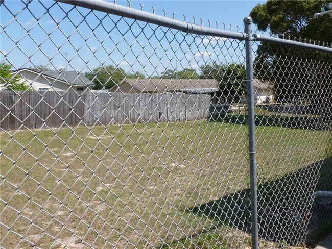 Building Photo - 5330 Springwood Rd