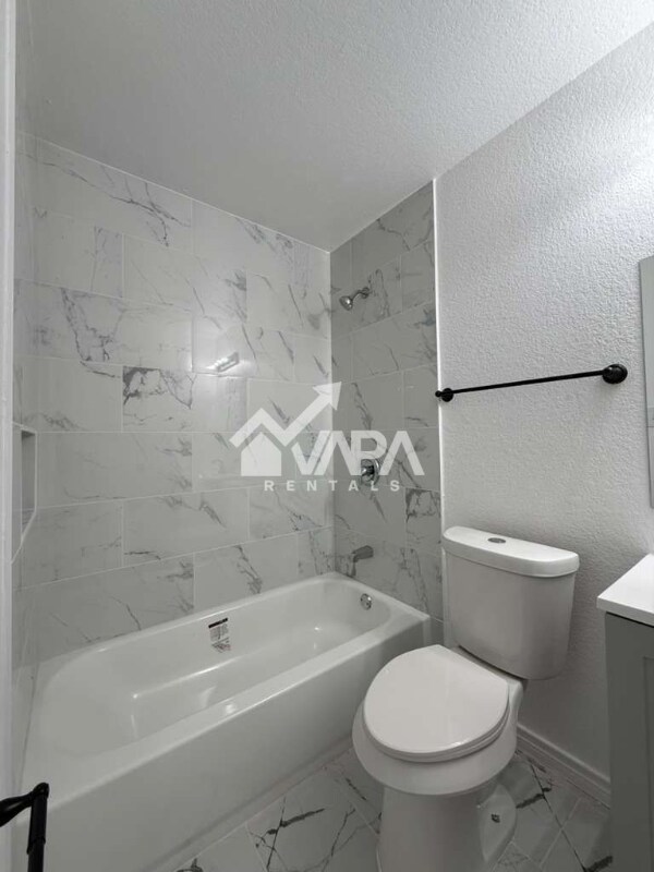 Building Photo - 4422 Desert View Dr