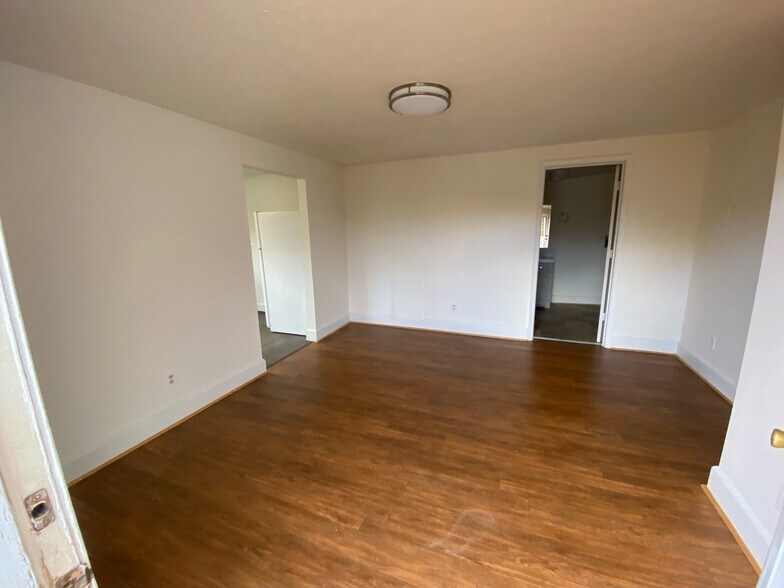 Living Room - 481 Midgett Farm Rd