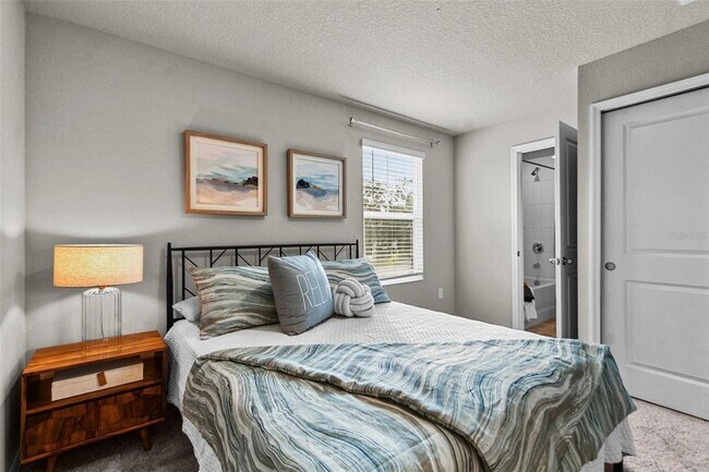 Building Photo - 8683 Holly Grv Ct