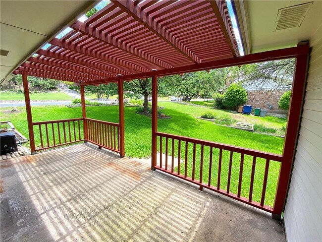 Building Photo - 6010 Salton Dr