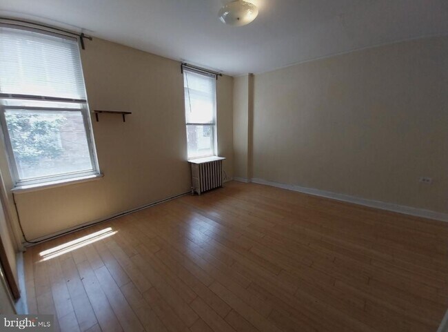 Building Photo - 819 Kimball St
